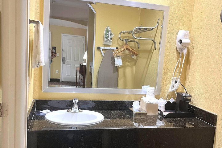 Quality Inn Montgomery - Lake Conroe