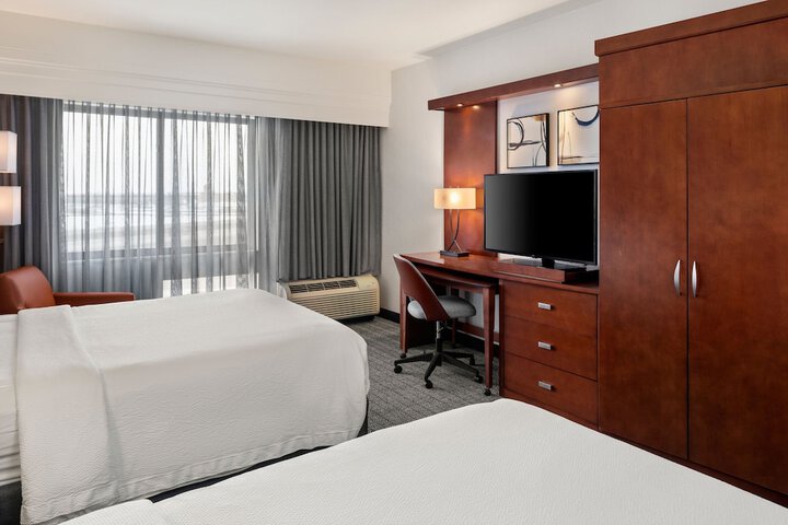 Room 53 of 106