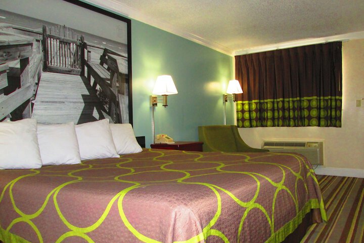 Room 18 of 30