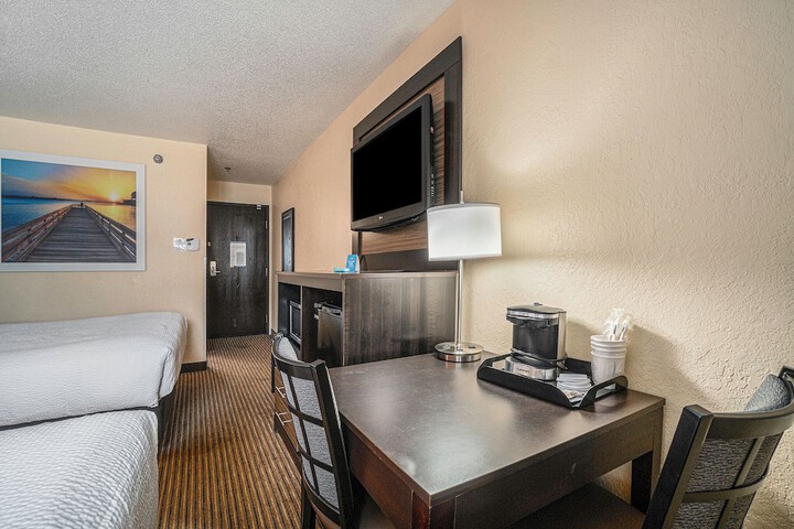 Room 15 of 77
