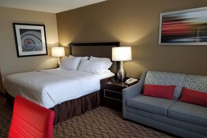 Alexandria Hotel & Conference Center