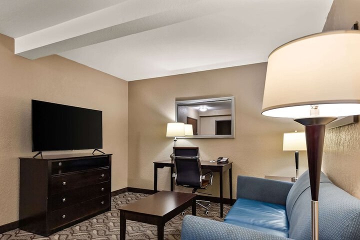 Room 27 of 46