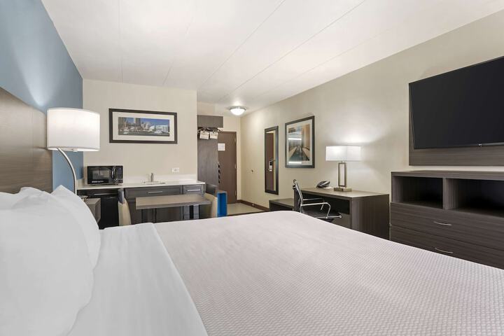 Room 6 of 29