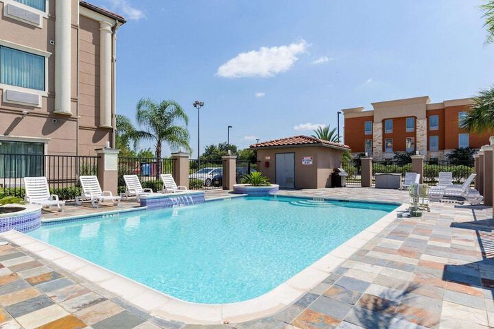 Comfort Inn & Suites Winnie
