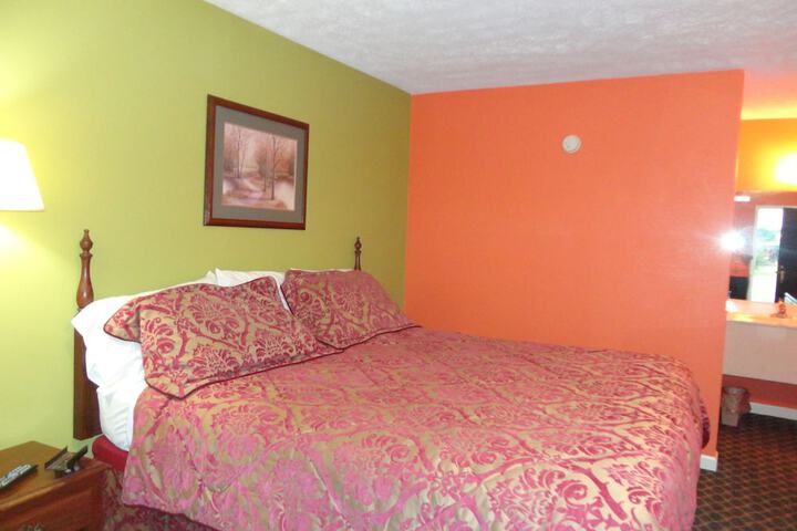 Room 13 of 23