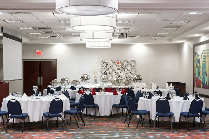 Holiday Inn & Suites Stockbridge / Atlanta I-75 by IHG