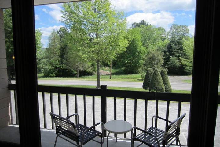 Highland Manor Inn