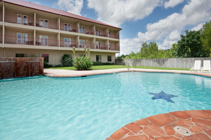 Pool 5 of 43