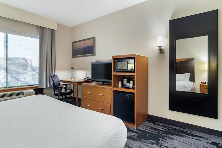 Room 14 of 28