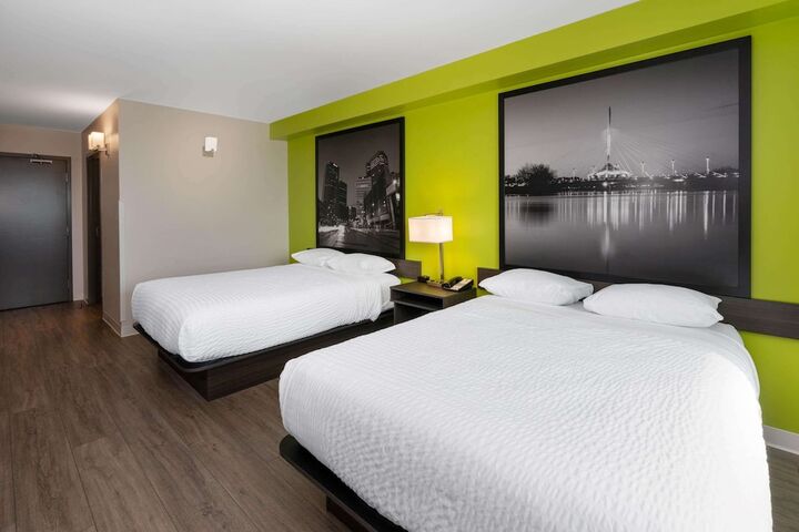 Room 45 of 77