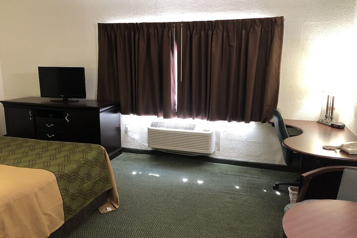 Room 14 of 25