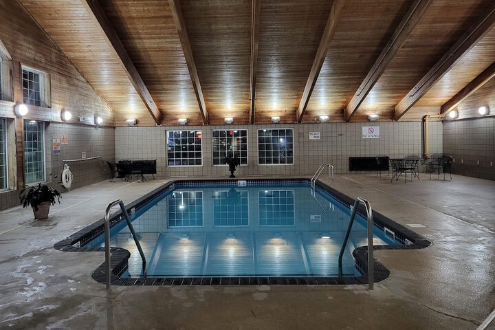 AmericInn by Wyndham McAlester