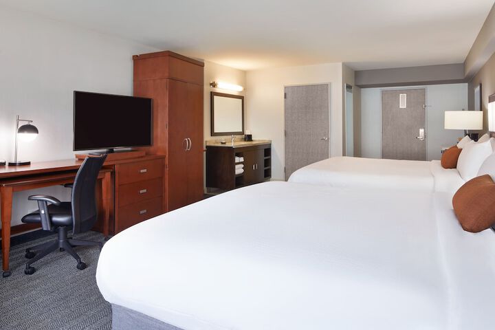 Room 32 of 53