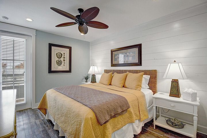 Room 14 of 25