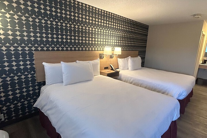 Room 11 of 19