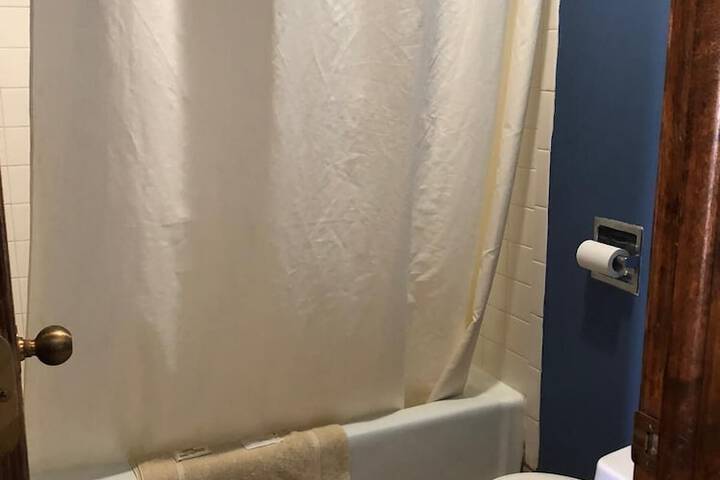 Room 10 of 11