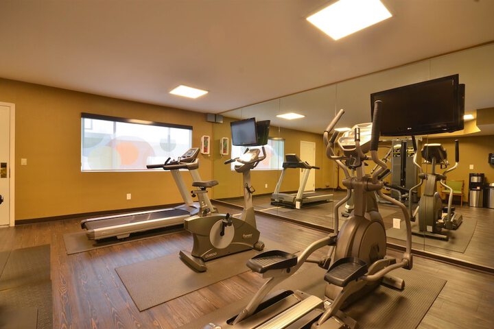 Best Western The Inn & Suites Pacific Grove