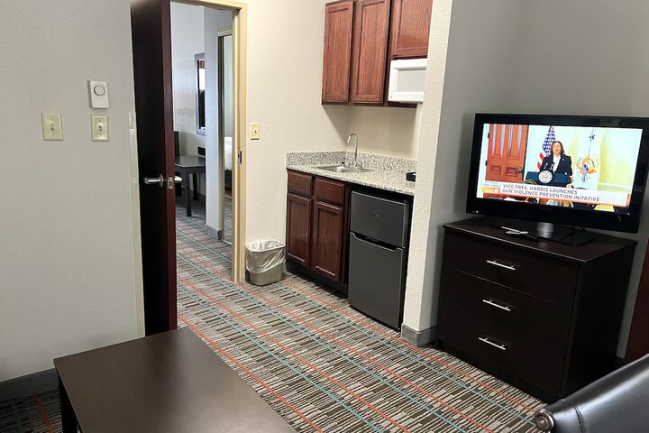 Room 17 of 36