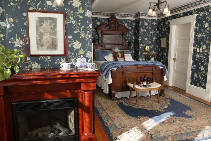 Room 32 of 45