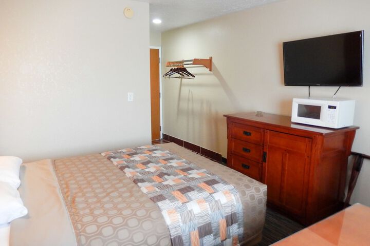 Motel 6 Rossford OH
