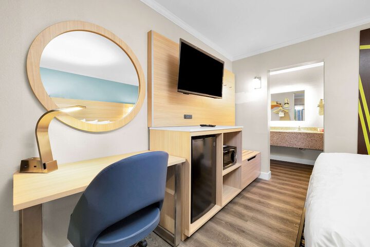 Room 42 of 54