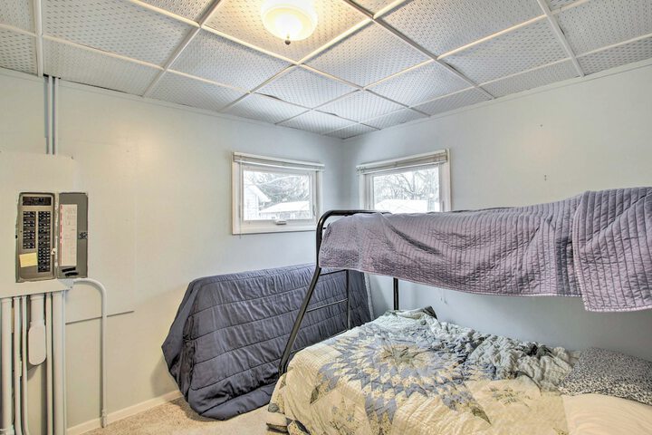 Green Lake Vacation Home w / Screened Porch!