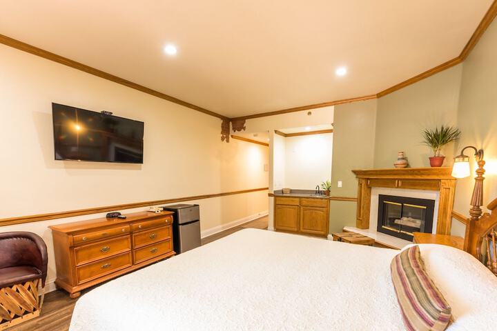 Room 28 of 43