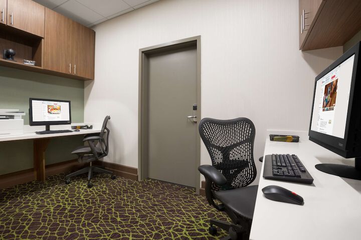 Business Center 35 of 35