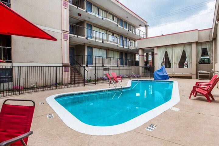 Pool 4 of 30