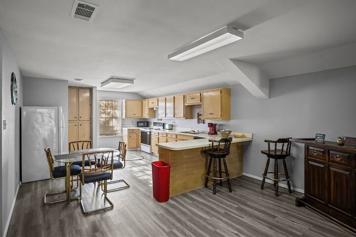 Room 30 of 37