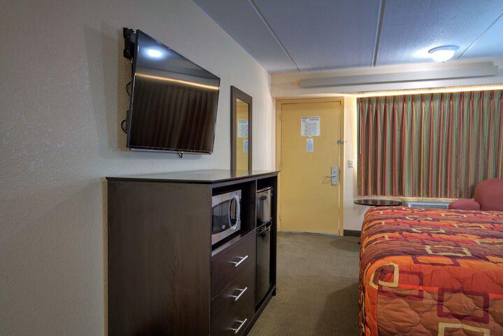 Room 13 of 25