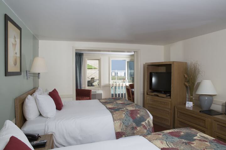 The Corsair & Cross Rip Oceanfront Resort