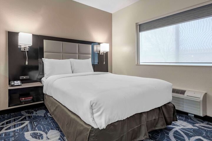 Room 7 of 28