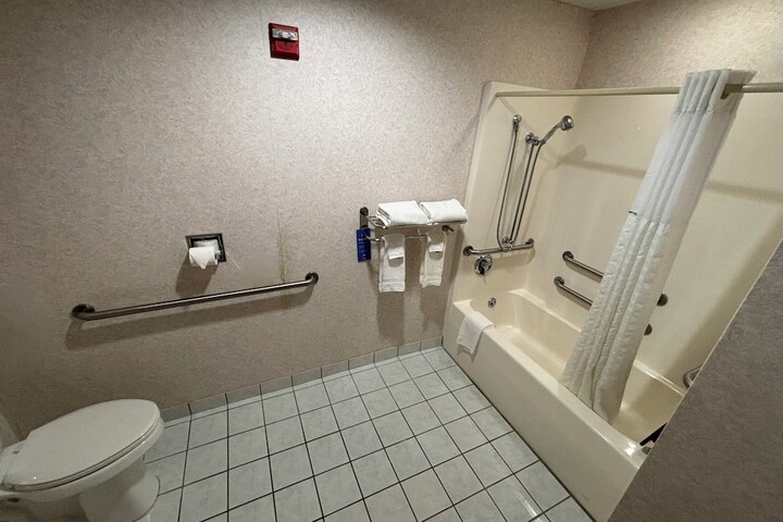 Room 10 of 17