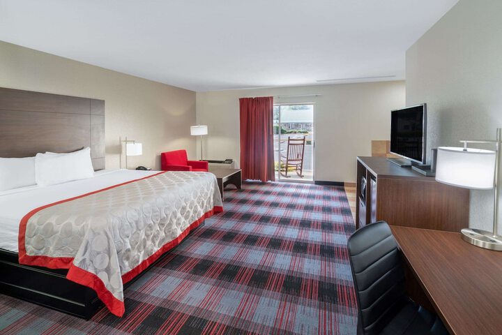 Room 17 of 26