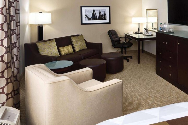 Radisson Hotel Bismarck