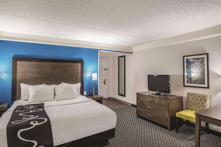 Room 32 of 44