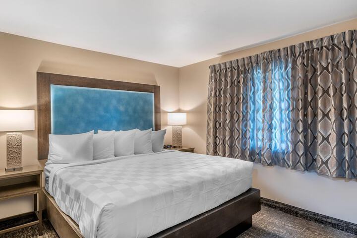 Lincoln Sands Oceanfront Resort an Ascend Collection Hotel