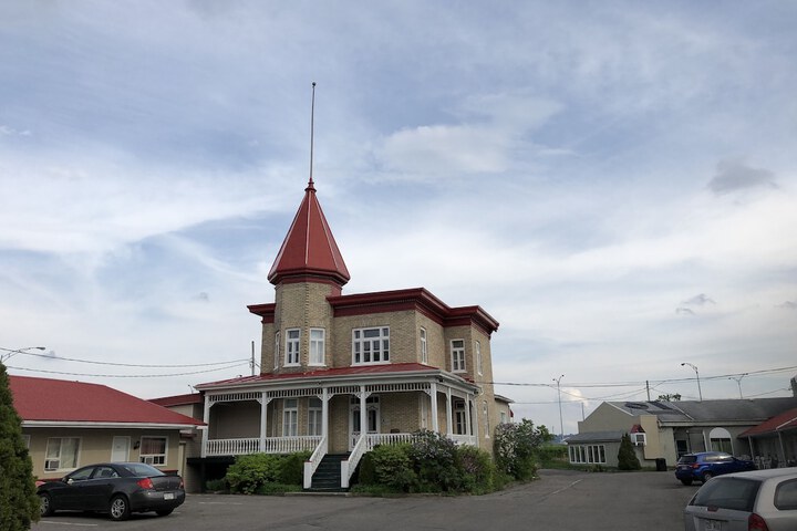 Hotel 2 of 39