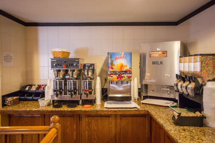 Breakfast/Coffee Service 60 of 63