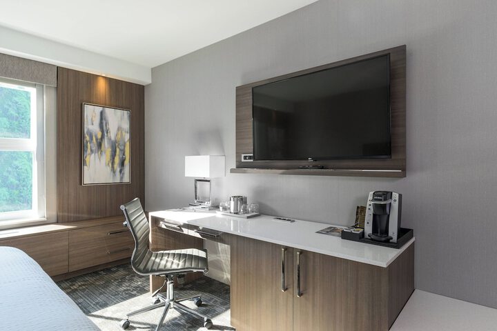 Courtyard by Marriott Edgewater NYC Area