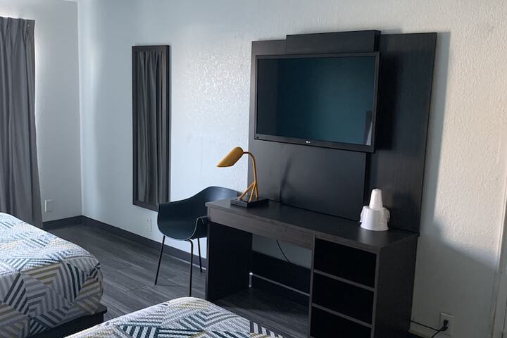 Room 30 of 34