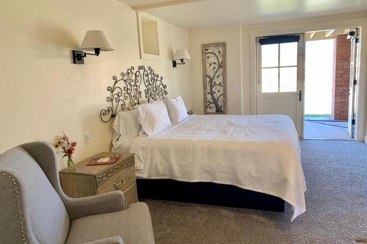 Annies Place Bed & Breakfast