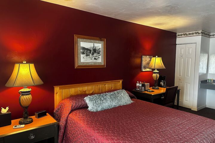 Rustic Inn Motel