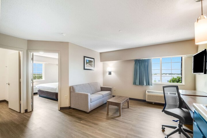 Room 14 of 30
