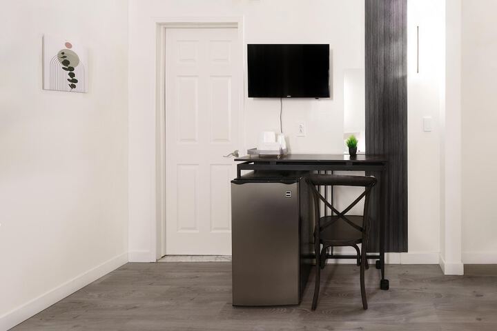 Room 8 of 40