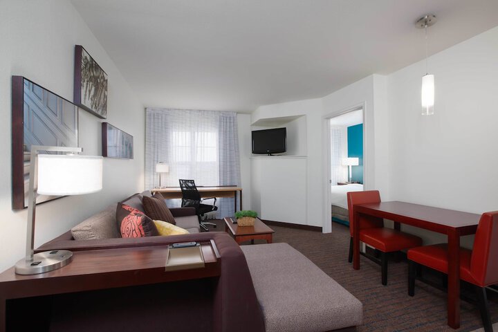 Room 13 of 21