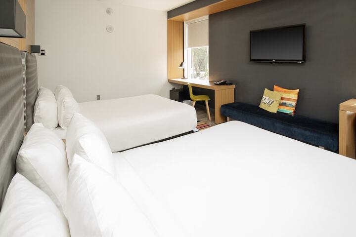 Room 33 of 68