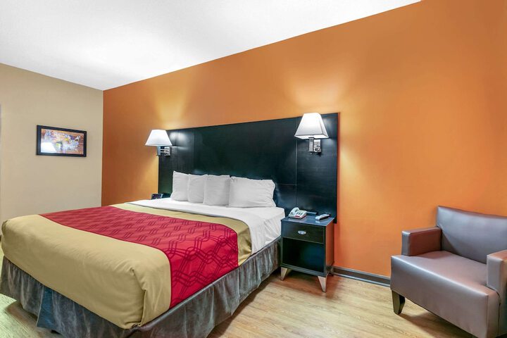 Room 30 of 34
