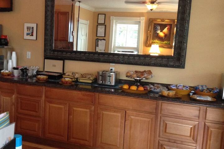 Breakfast/Coffee Service 79 of 91
